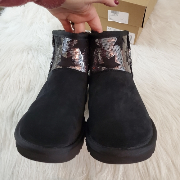 UGG 6 Classic Mini Sequin Stars Blk Suede Boots - Picture 6 of 10